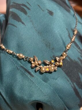 Firefly Floral Scallop Necklace